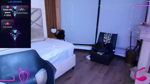 LaraCooper online show from March 2026 10:25:01 PM