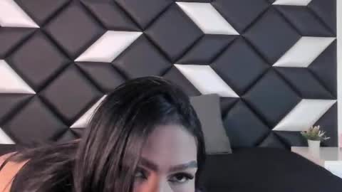 larahouston online show from July 2026 12:40:01 PM