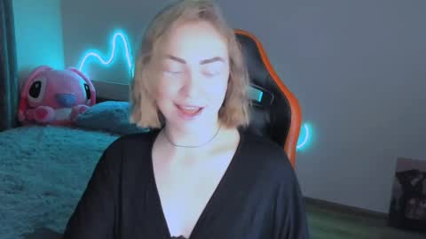 LaraKrein lk online show from March 2026 02:45:02 PM