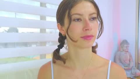 Lara  online show from March 2025 12:20:01 PM