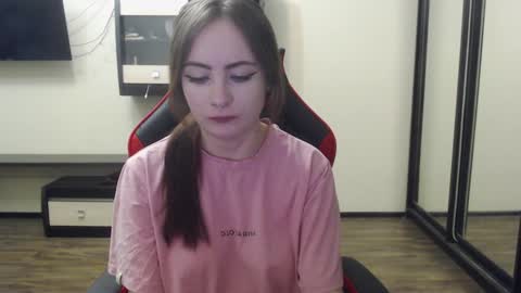 Laralianna online show from December 2024 01:30:02 PM