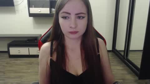 Laralianna online show from March 2025 12:11:02 PM