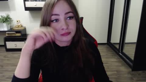 Laralianna online show from September 2025 08:05:01 AM