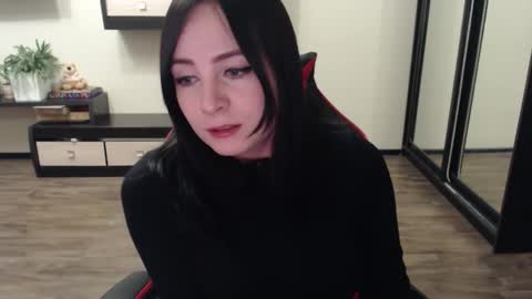 Laralianna online show from September 2025 02:09:02 PM