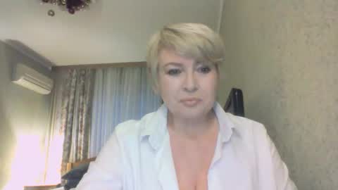 laramrs online show from December 2025 01:18:02 PM