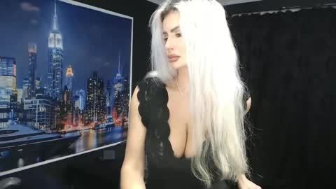 laras_moans online show from December 2024 08:00:01 AM