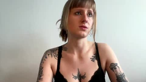Lara online show from June 2026 04:44:01 PM