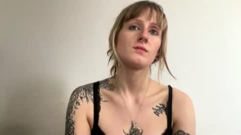 Lara online show from July 2026 04:02:01 PM