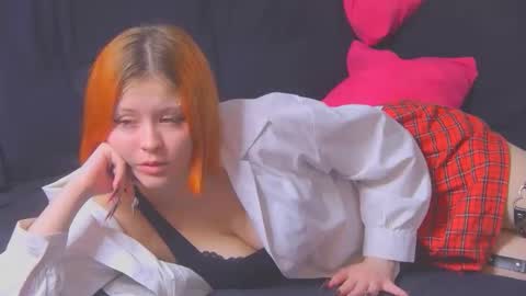 Lara online show from April 2026 07:48:01 PM