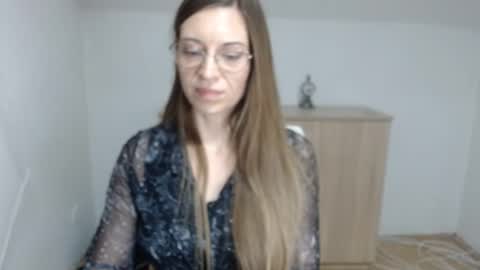 larawinters online show from February 2025 07:41:02 PM