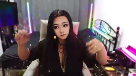 Snapshot of lareinasdog chatting on July 2026 05:15:02 PM ToT online show from July 2026 05:15:02 PM