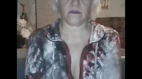 larisaq4ugo24 online show from November 2025 05:29:02 PM