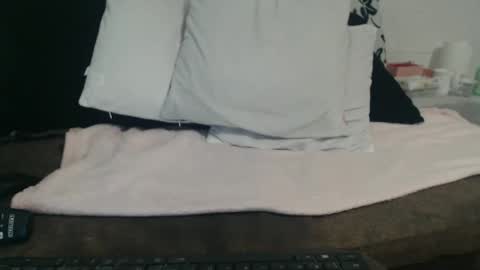 Lariss online show from March 2026 06:35:02 PM