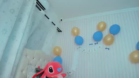 Larissas online show from October 2025 09:02:01 PM