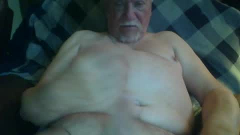 Snapshot of larryw01 chatting on June 2026 02:05:01 PM larryw01 online show from June 2026 02:05:01 PM