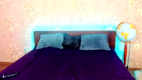 LassCherry18 online show from February 2025 02:04:02 PM