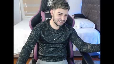 Snapshot of latam_ chatting on February 2025 06:56:02 PM YOUR BABY online show from February 2025 06:56:02 PM