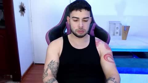 Snapshot of latam_ chatting on November 2025 11:31:01 PM YOUR BABY online show from November 2025 11:31:01 PM