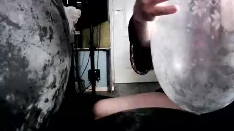 latexchris77 online show from February 2026 01:37:02 PM