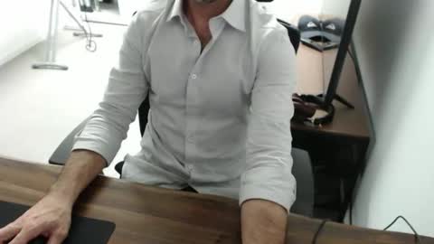 latexdave84 online show from October 2025 10:48:01 AM