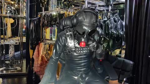 latexlover202 online show from December 2024 11:09:01 PM