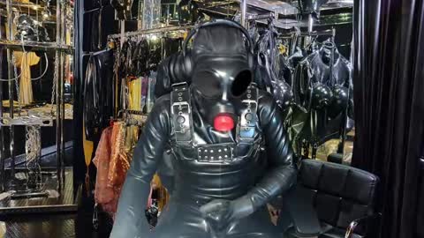 latexlover202 online show from December 2024 10:23:01 PM