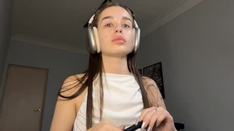 Snapshot of latiaburtenshaw chatting on April 2026 05:21:02 PM Liza online show from April 2026 05:21:02 PM