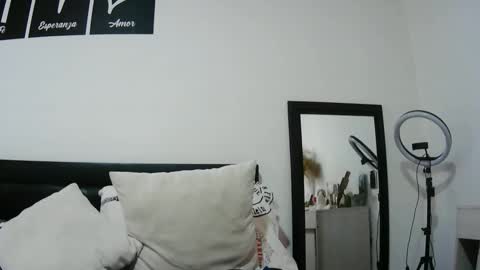 latiinvenushot online show from September 2025 06:35:01 PM