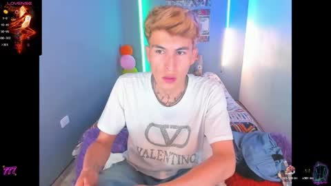 Snapshot of latin_boysxxx_ chatting on May 2026 03:25:02 AM latin_boysxxx_ online show from May 2026 03:25:02 AM