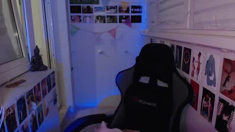 miiiiiiaaaa online show from February 2025 04:14:02 PM