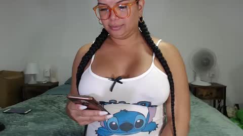 Snapshot of latinaflower_ts chatting on October 2025 10:30:01 PM FLOR SALVAJE online show from October 2025 10:30:01 PM