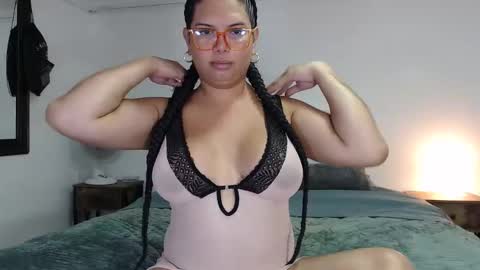 Snapshot of latinaflower_ts chatting on October 2025 05:45:02 PM FLOR SALVAJE online show from October 2025 05:45:02 PM