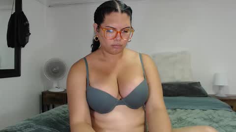 Snapshot of latinaflower_ts chatting on October 2025 06:41:01 PM FLOR SALVAJE online show from October 2025 06:41:01 PM