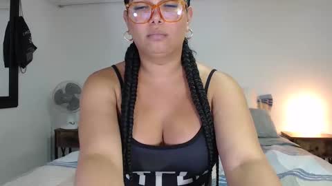 FLOR SALVAJE online show from October 2025 03:23:02 AM