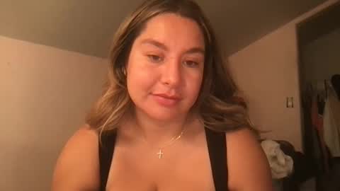 Snapshot of latinalinda02 chatting on October 2025 09:33:01 PM latinalinda02 online show from October 2025 09:33:01 PM