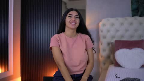 Latina online show from May 2026 05:53:01 PM
