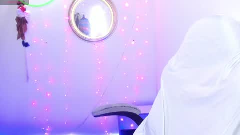 Snapshot of latinamav22 chatting on June 2026 04:11:01 PM latinamav22 online show from June 2026 04:11:01 PM