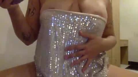 Latina Oil Princess online show from December 2025 11:37:02 AM
