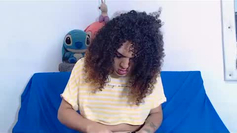 Snapshot of latingirl_curly_hot chatting on December 2024 06:15:02 AM Alinson online show from December 2024 06:15:02 AM