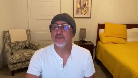 QS - INDEPENDENT MODEL online show from November 2025 05:18:02 AM