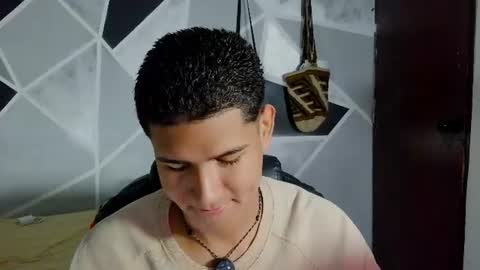 latinohotboy_ online show from June 2026 12:25:02 PM