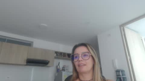 latinpaprika online show from February 2025 02:27:02 PM