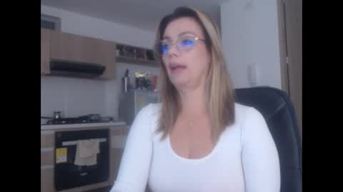 latinpaprika online show from March 2025 11:42:02 AM