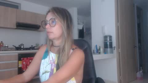 latinpaprika online show from October 2025 01:28:01 AM