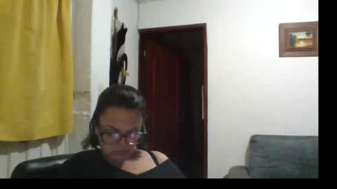 Snapshot of lau16310 chatting on May 2026 01:58:02 AM Laura online show from May 2026 01:58:02 AM