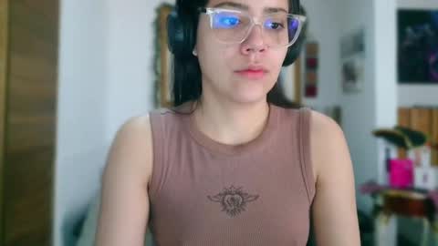Snapshot of laujgray chatting on May 2026 03:21:02 PM laujgray online show from May 2026 03:21:02 PM