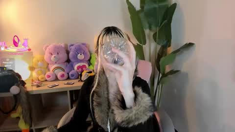 laukyubey1 online show from October 2025 01:57:01 AM