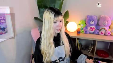 laukyubey1 online show from November 2025 07:57:01 PM