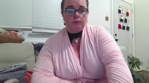 LauLauMa online show from December 2024 01:14:01 AM