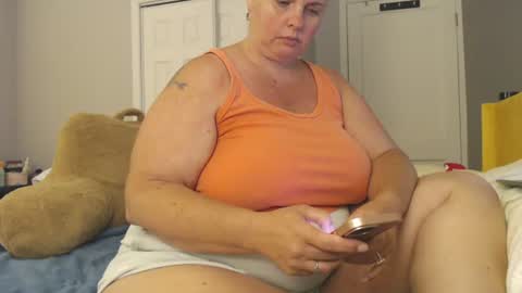 Snapshot of laulauma chatting on June 2026 02:25:02 AM LauLauMa online show from June 2026 02:25:02 AM